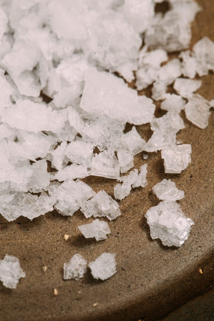 white salt with large crystals